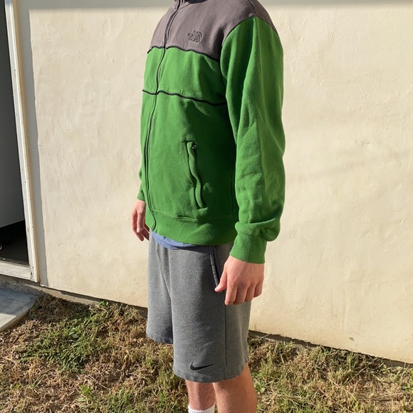 Vintage North Face-Men’s Lg.-Full Zip-Sweatshirt-Green with Gray Collar EUC - Picture 2 of 10